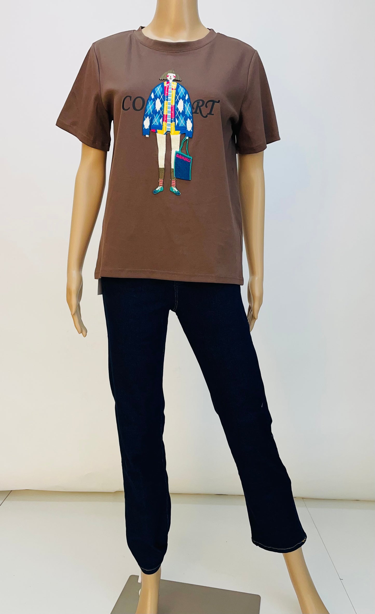 CAMISETA DETALLE MUÑECA
