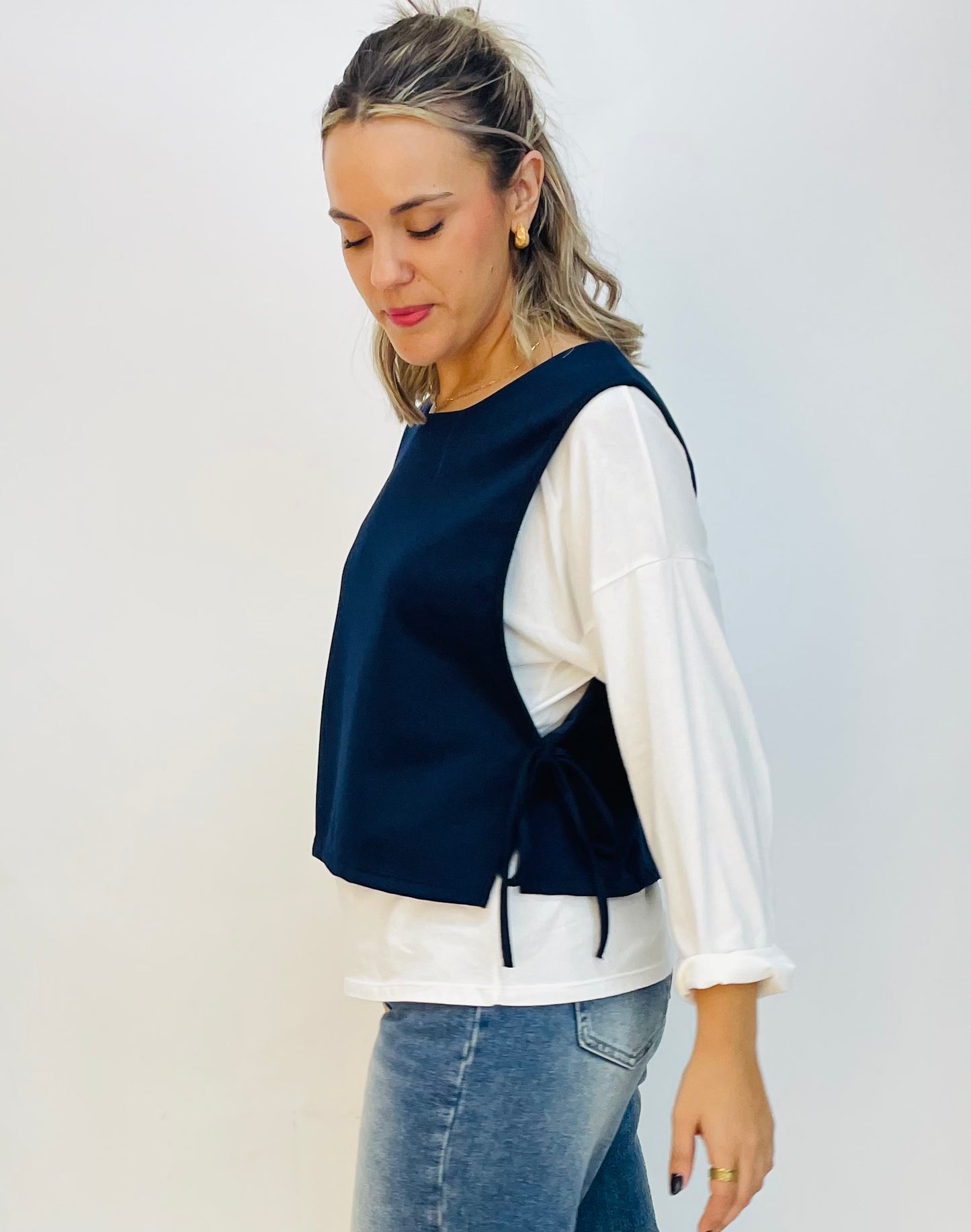 CAMISETA CON CHALECO