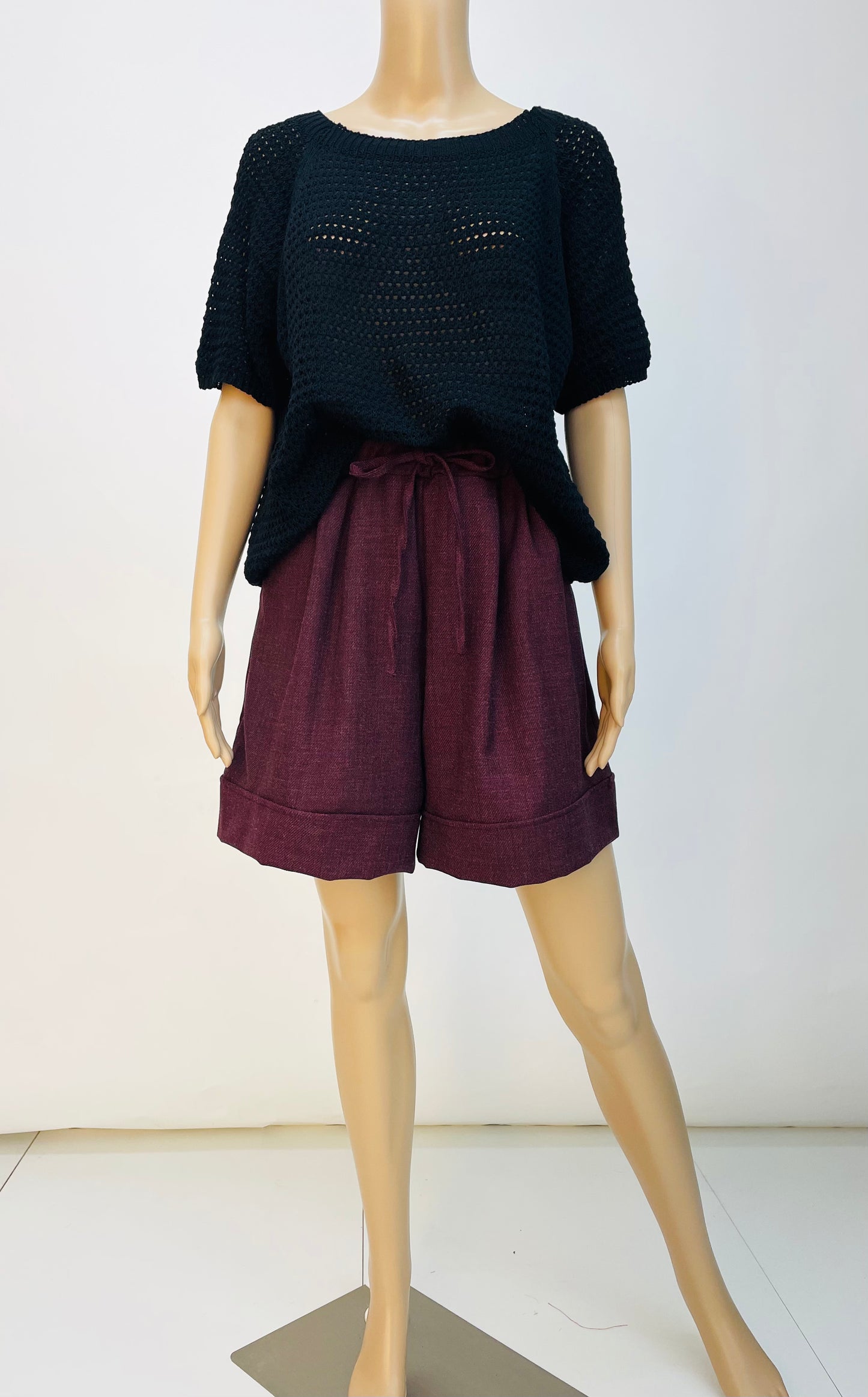PANTALÓN CORTO CON BOLSILLOS