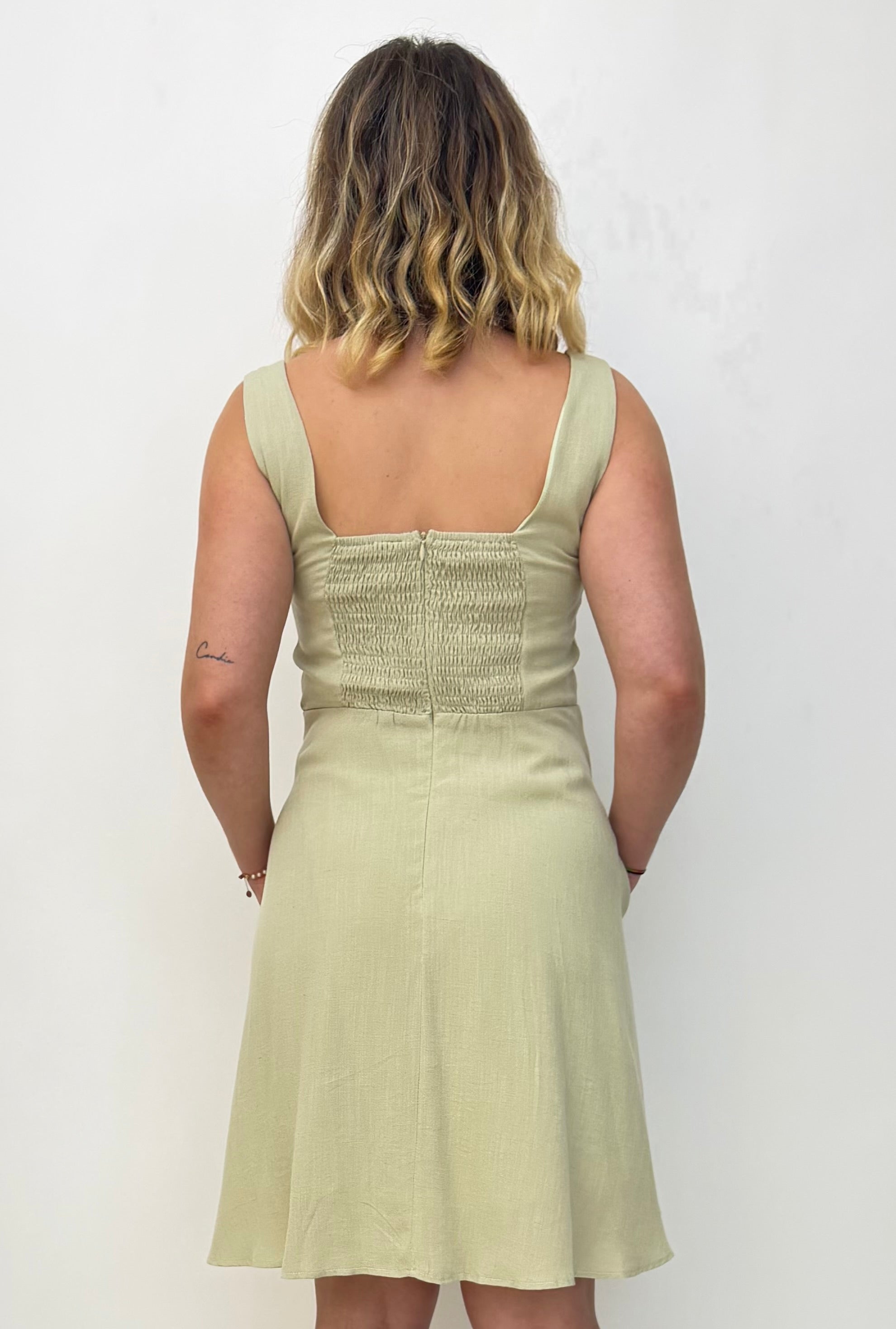GRÜNES KLEID