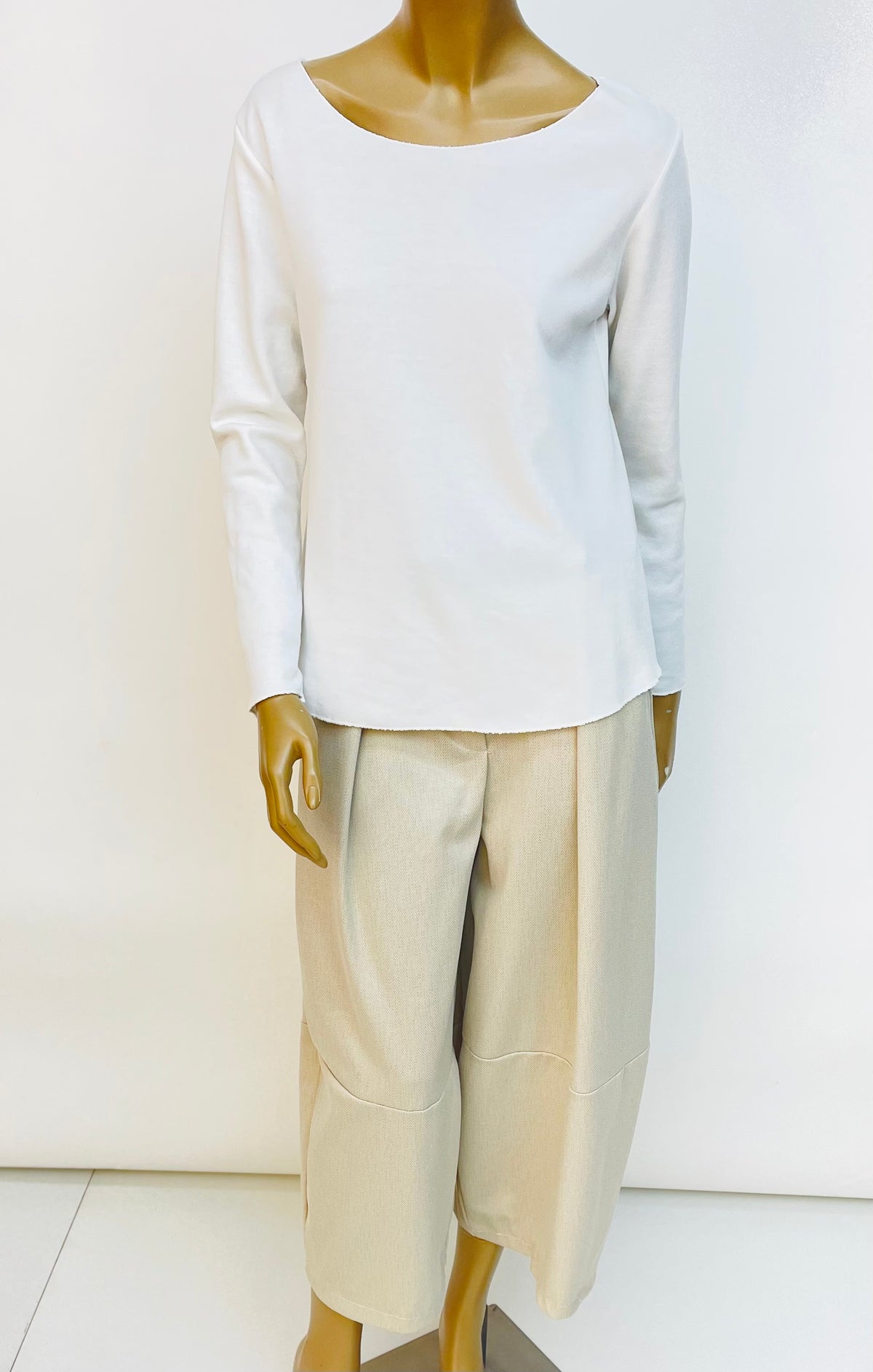 BASIC T-SHIRT