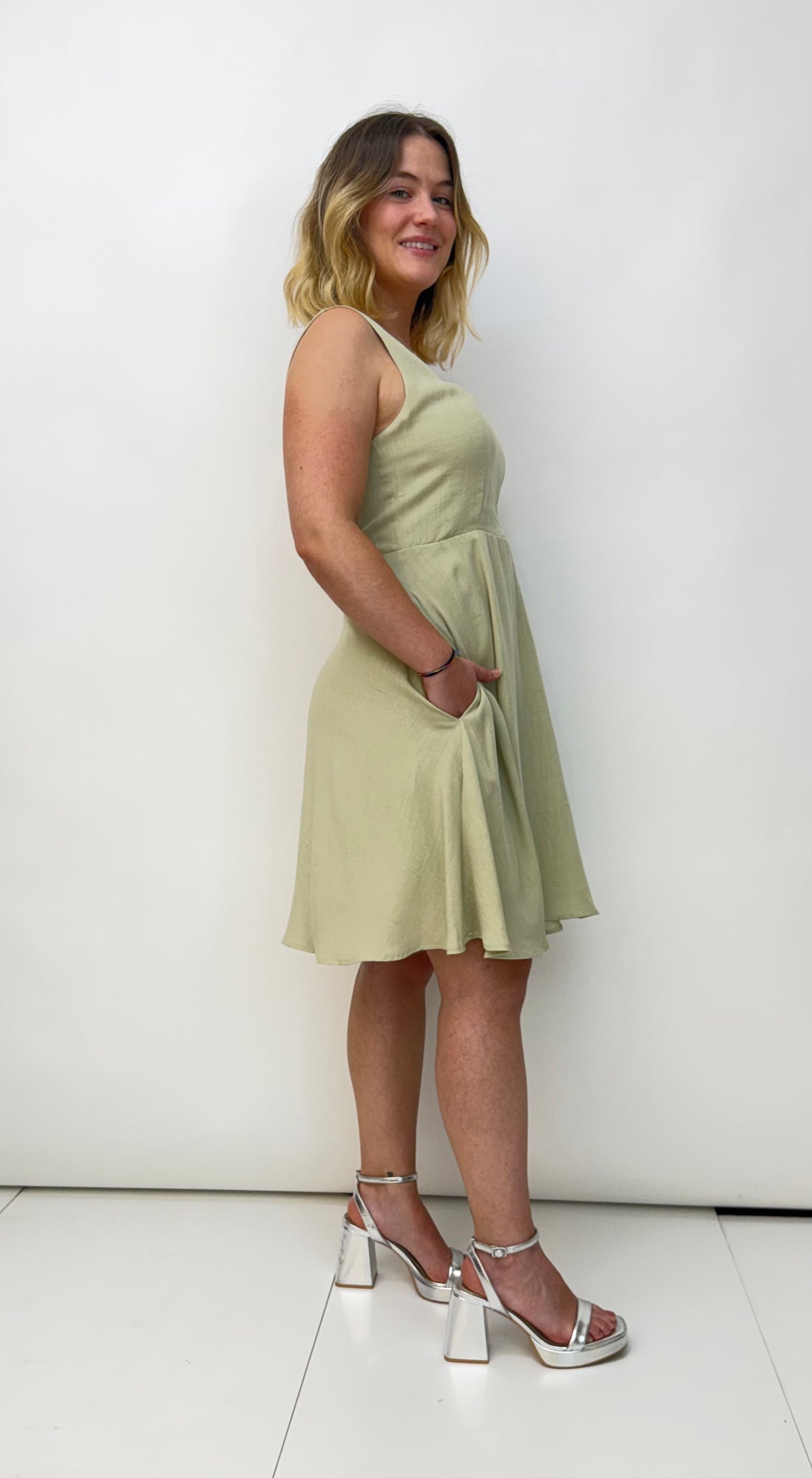 GRÜNES KLEID