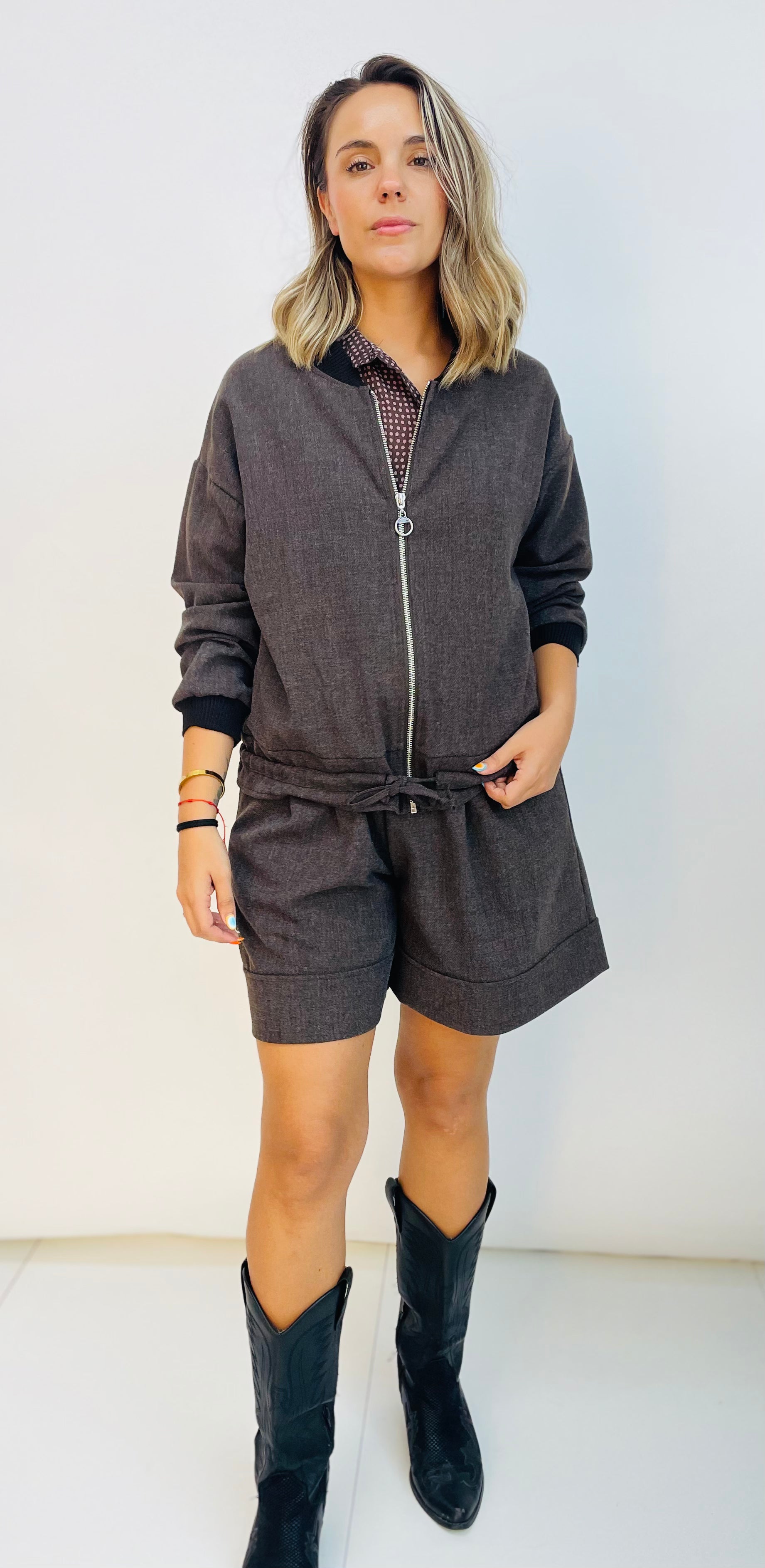 SHORTS MIT TASCHEN