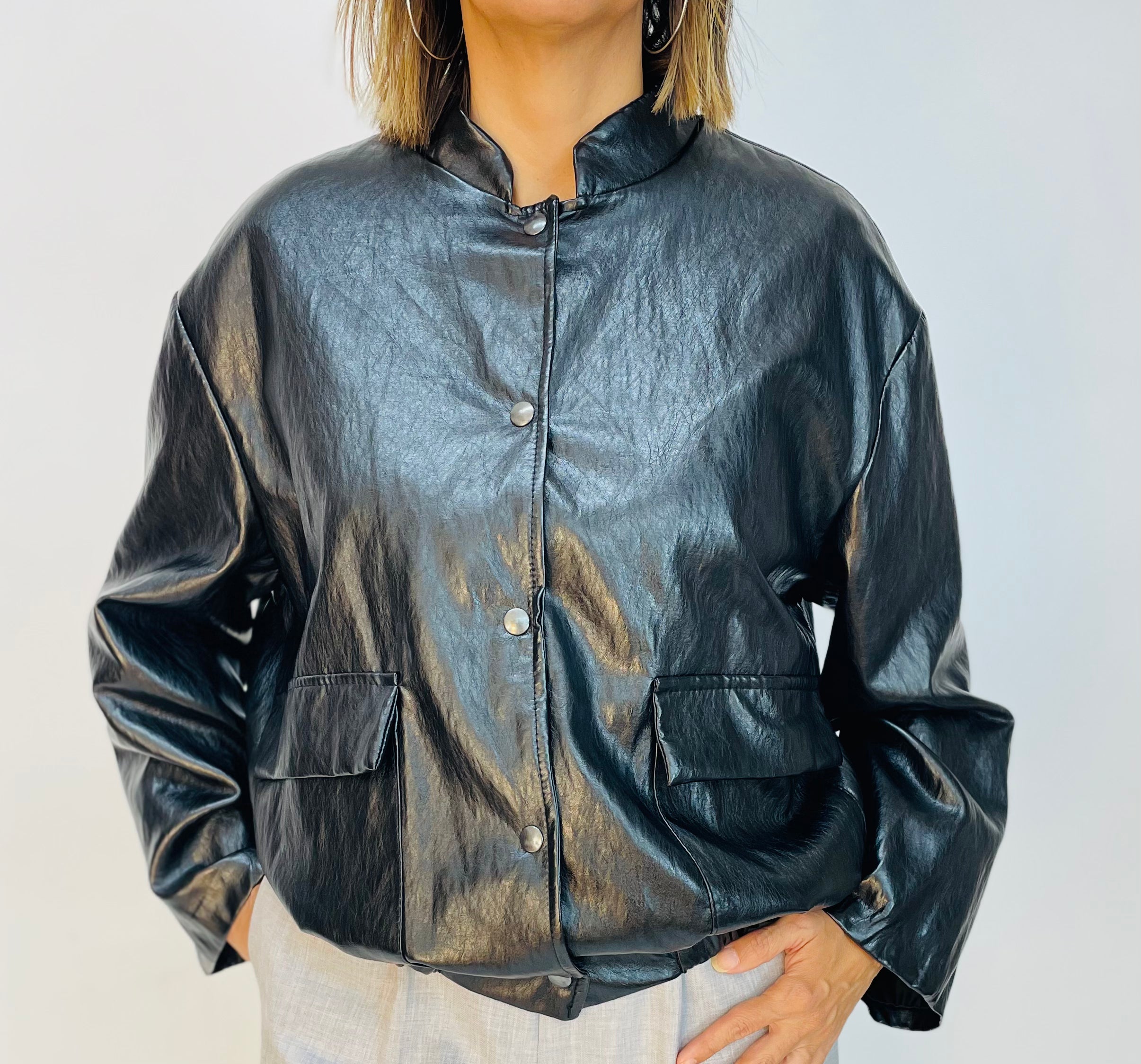 BOMBERJACKE IN LEDEROPTIK